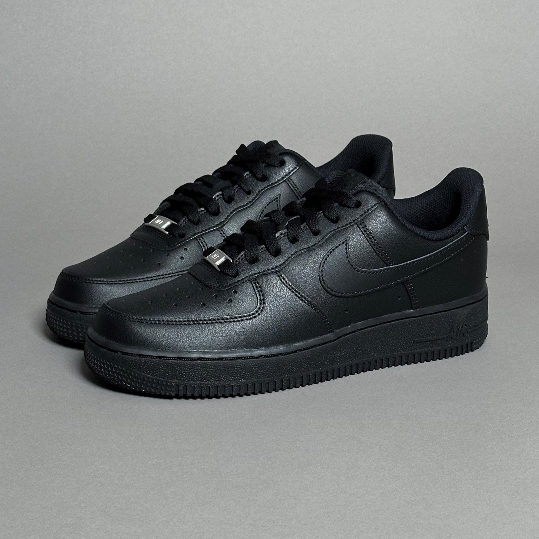 Nike Air Force 1 Black Low - EV8 Style