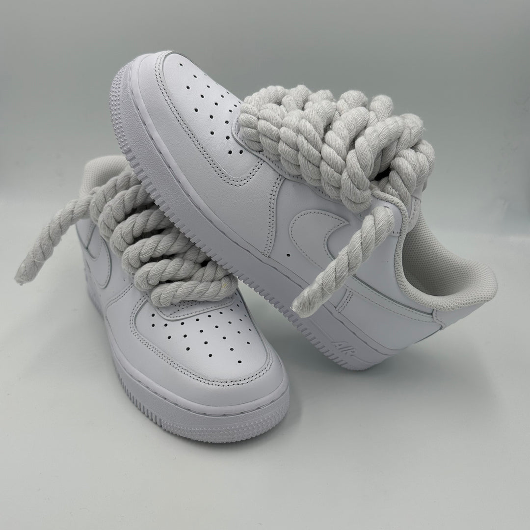 HOW TO USE CHUNKY ROPE TO LACE NIKE AIRFORCE 1'S !! 