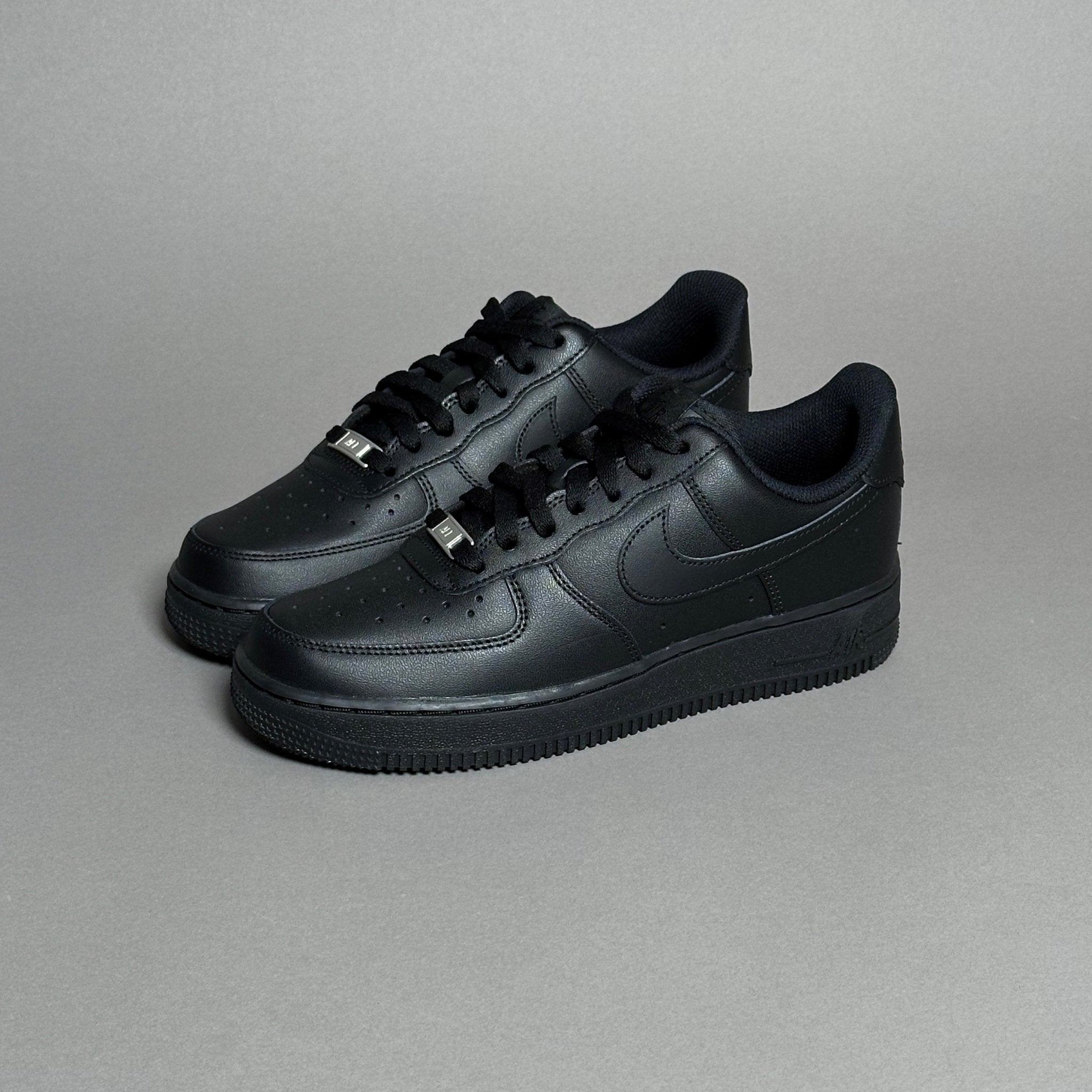 Nike Air Force 1 Black Low - EV8 Style