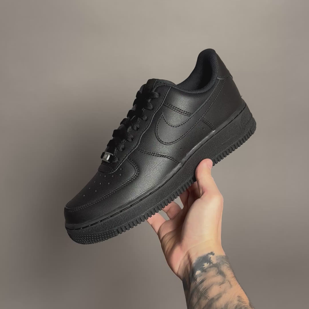 Nike Air Force 1 Black Low